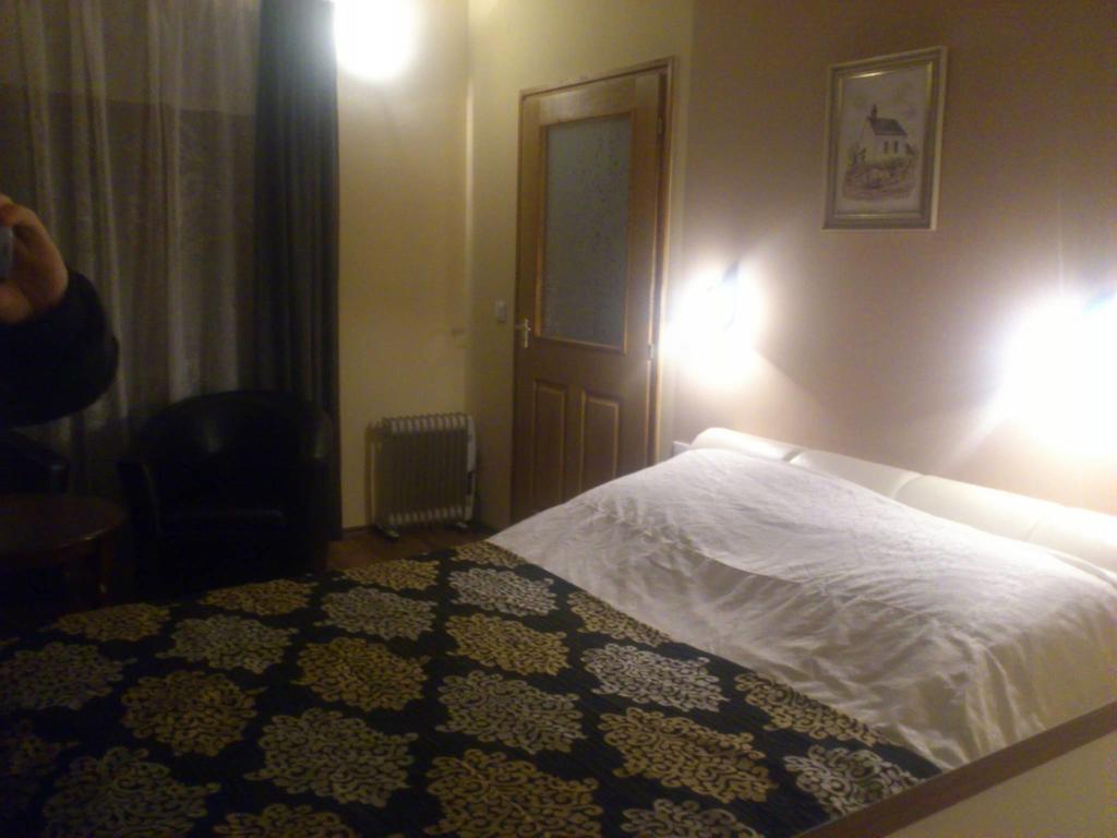 Hotel Szilvia Vendeghaz Korosszakal Zimmer foto